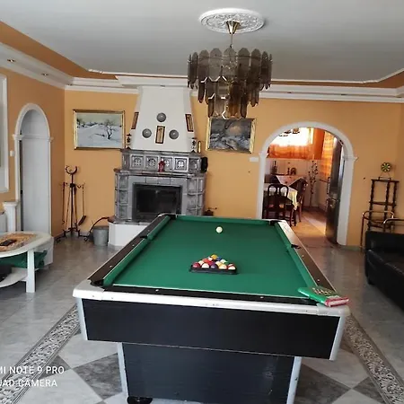 Borostyan Nyaralohaz *