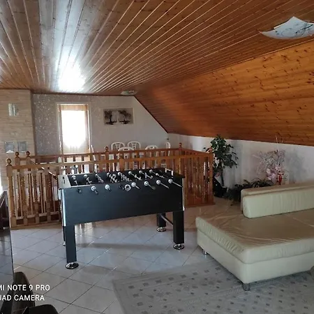 Borostyan Nyaralohaz Balatonboglár