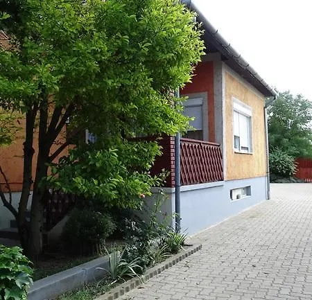 Prázdninový dům Borostyan Nyaralohaz *