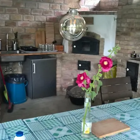 Borostyan Nyaralohaz * Balatonboglár