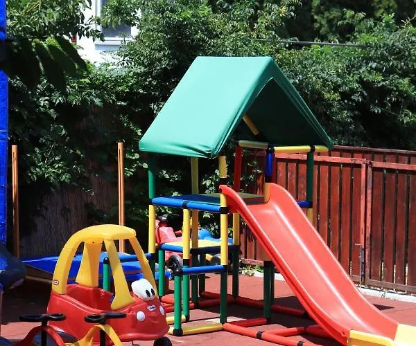 Borostyan Nyaralohaz Balatonboglár