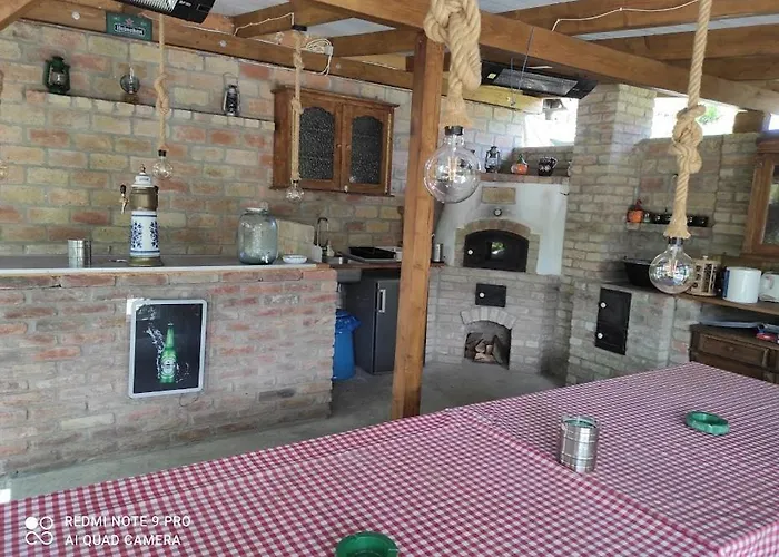 Borostyan Nyaralohaz *