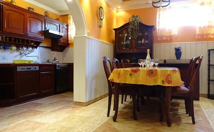 בית נופש Borostyan Nyaralohaz *