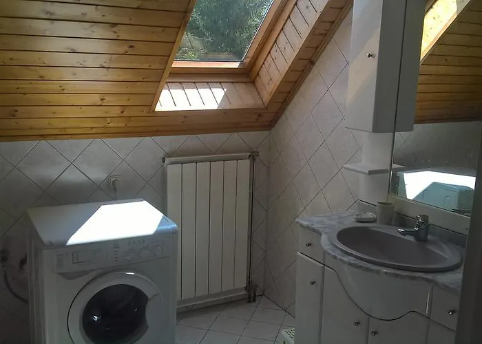 Borostyan Nyaralohaz בית נופש