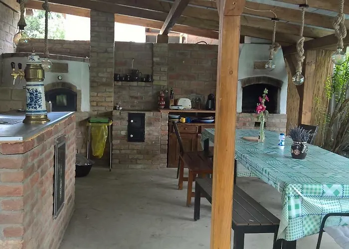 בית נופש Borostyan Nyaralohaz *