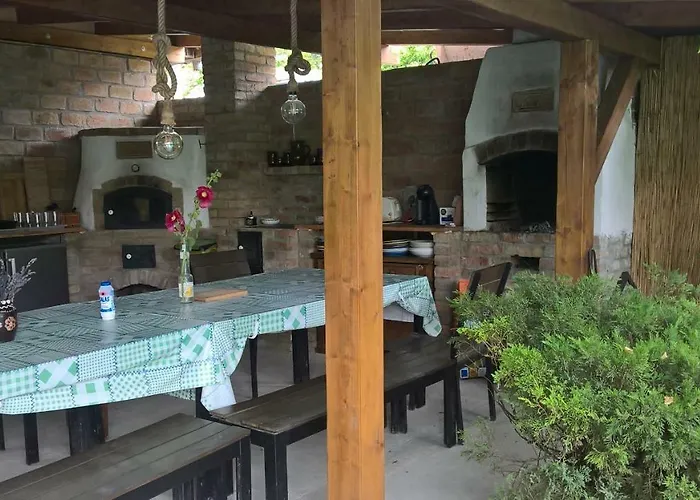 Borostyan Nyaralohaz בית נופש *